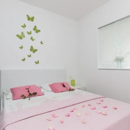 Manuela - One-bedroom With Balcony And Sea View Cavtat